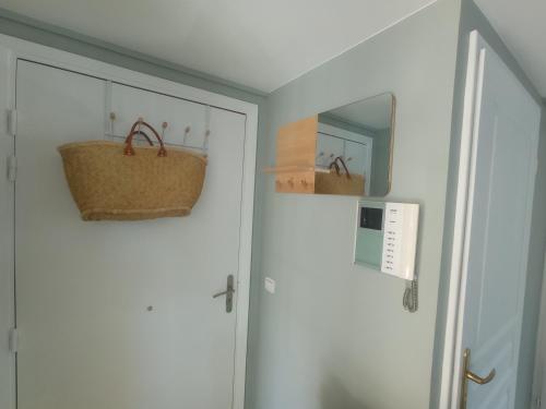 Bel appartement en bord de mer avec piscine lagon et jardin, en résidence sécurisée
