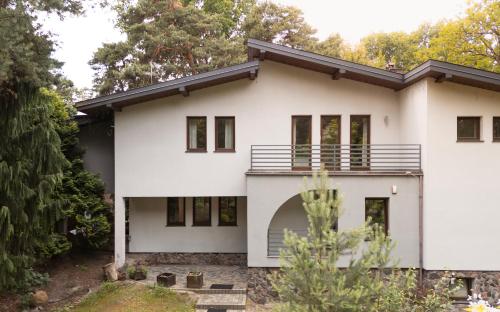 Golden Villas - Cozy Family Villa with Garden & Sauna, Konstancin