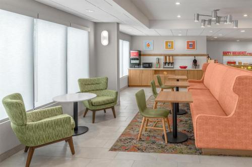 Posezení v ubytování Hampton Inn Kansas City/Shawnee Mission