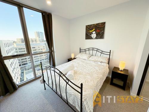 Ένα ή περισσότερα κρεβάτια σε δωμάτιο στο Marvellous at Melrose - 2bd 2bth Apt - Woden CBD