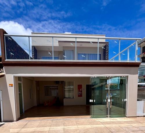 Η πρόσοψη ή η είσοδος του Casa 51 Piscina 3 suites prox Beto Carrero