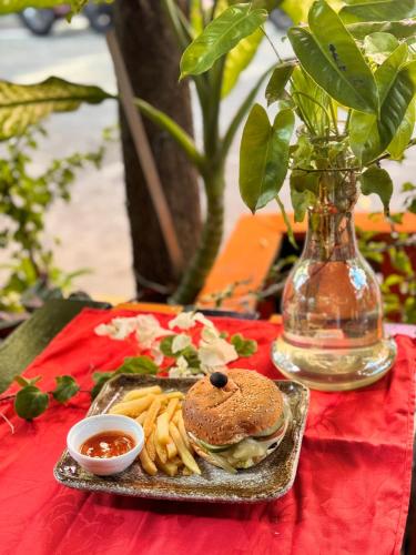 Φαγητό σε αυτό το ξενοδοχείο ή κάπου εκεί κοντά