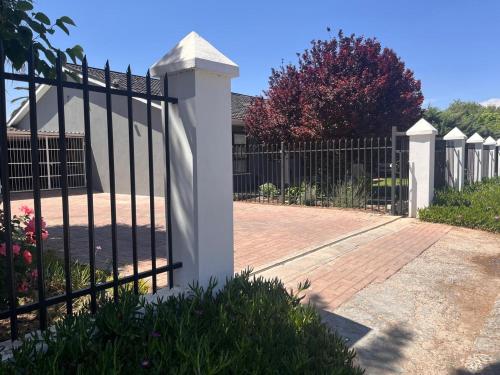 Κήπος έξω από το Riverside