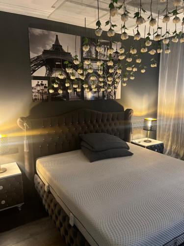 Postel nebo postele na pokoji v ubytování Hannover