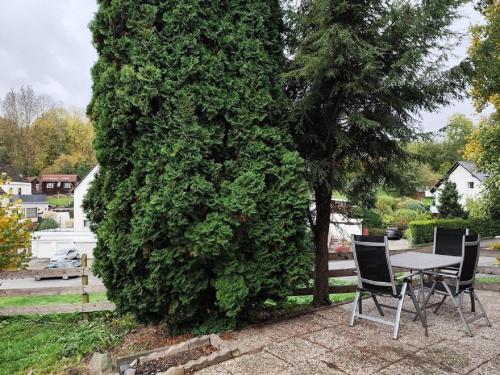 Κήπος έξω από το Charmantes Haus-im-Haus Apartment mit eigenem Hauseingang