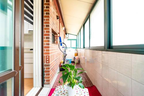 Et badeværelse på 서울 홍대 야피게스트하우스 홍대입구역6번출구 큰집 2Room 단독전체사용