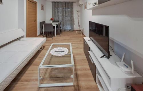 Awesome Apartment In Torrevieja