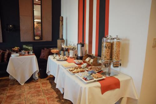 Jídlo v hotelu nebo okolí