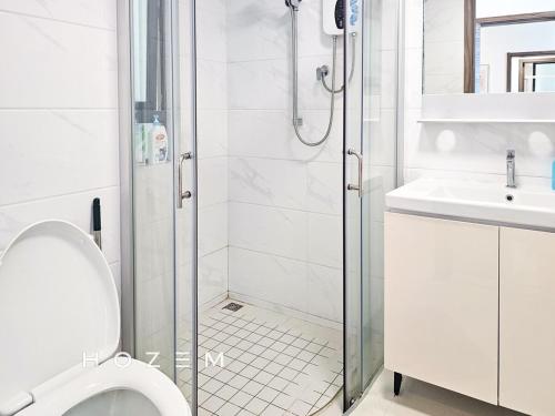 Koupelna v ubytování 2BR2B Hozem JB1605 Apartment Forest City