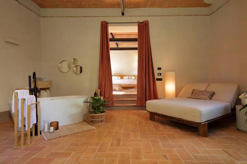 Postel nebo postele na pokoji v ubytování The Monteleone Umbria Retreat