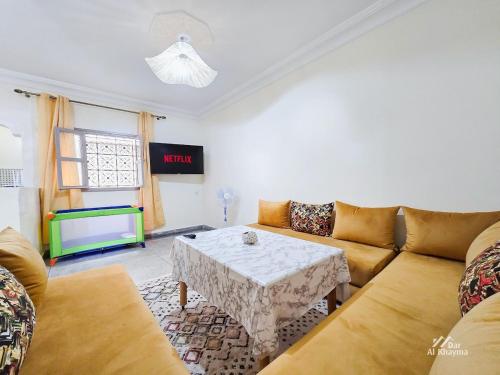 TV/trung tâm giải trí tại Studio élégant et entièrement équipé - À seulement 5 minutes à pied de la plage - Connexion WiFi haut débit et accès Netflix pour vos moments de détente