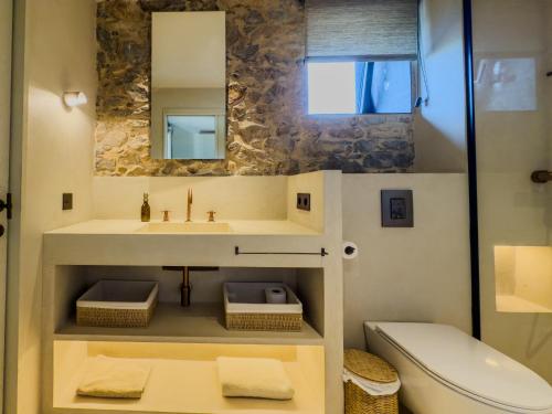 Un baño de Mas Ferran Adults Only