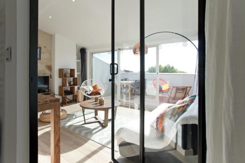 Ruang duduk di Truchet Penthouse