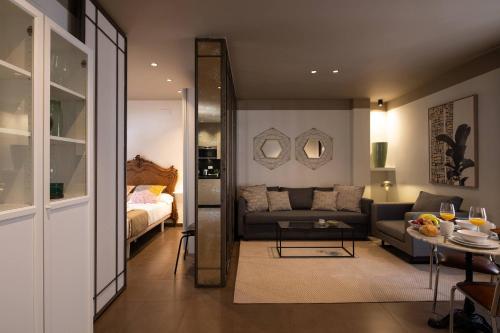 Central Designer Penthouse with Private Terrace