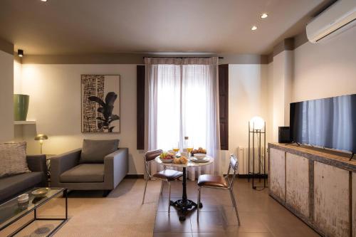 Central Designer Penthouse with Private Terrace