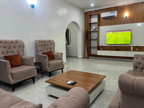Exotic 3 bedroom apartment in Wuye