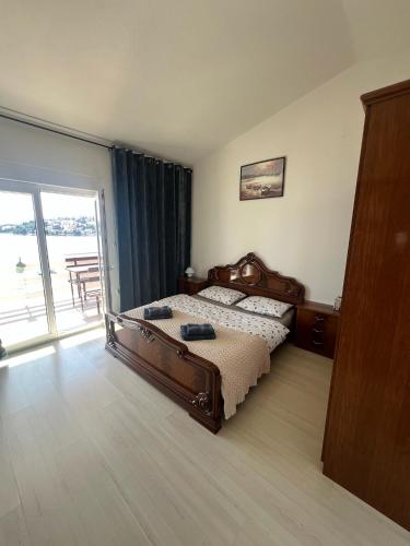 Casa Žabka 2