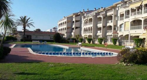 Maena Cali Lago