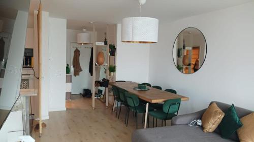 Kuchyň nebo kuchyňský kout v ubytování Mini loft near Paris