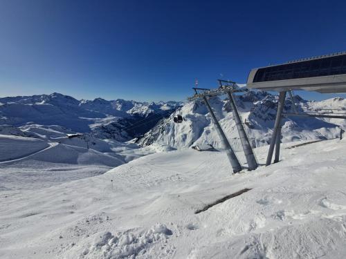 LECHUFER, 80m2, Haushälfte mit privatem Eingang, Kaminofen, Terrasse, Garten