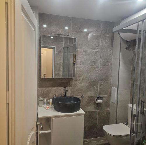 Ein Badezimmer in der Unterkunft Luxury Suite Old Plovdiv with parking