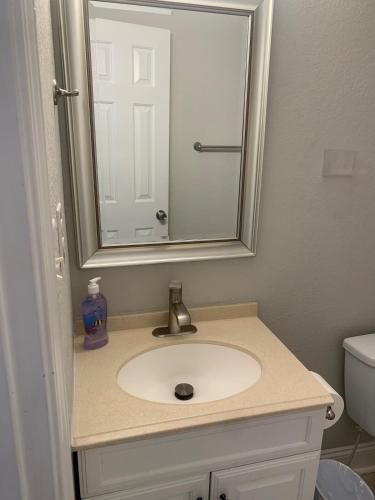 Ένα μπάνιο στο Welcome to our Place!