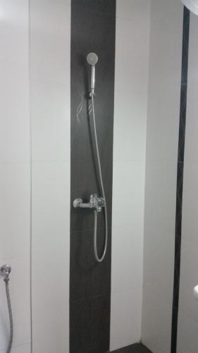 Bilik mandi di 4U Apartment