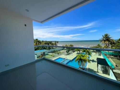 Bazén v ubytování Apartamentos Mi Reserva OK - Arrecife nebo v jeho okolí
