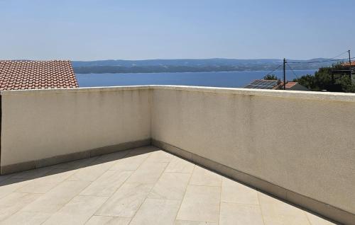 Lovely Apartment In Omis With Wifi