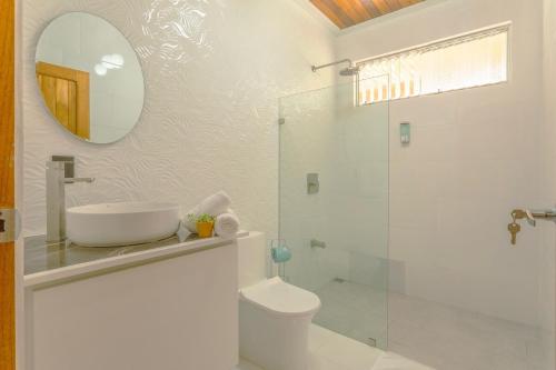 Ένα μπάνιο στο Gray Oasis, Private Pool