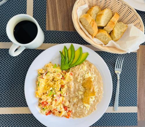 Makanan di atau berdekatan hotel