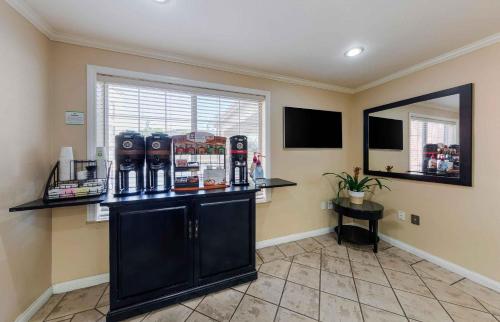 Køkken eller tekøkken på Extended Stay America Suites - Orange County - Cypress