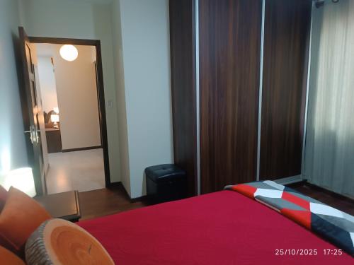 Giường trong phòng chung tại Departamento Cala Cala