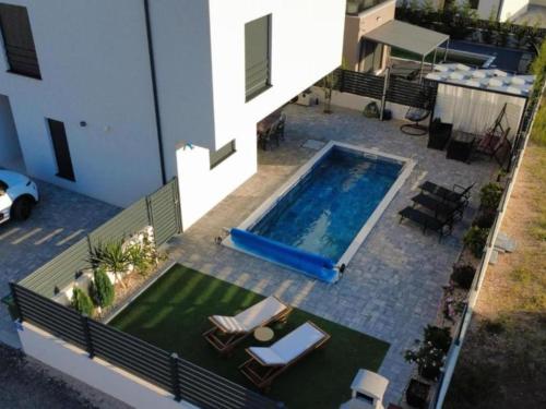 Elegant Villa Ilma with Pool - Villa With Pool