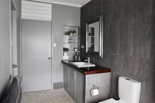 Kuchyň nebo kuchyňský kout v ubytování Treescape Hideaway Port Douglas - Near the beach