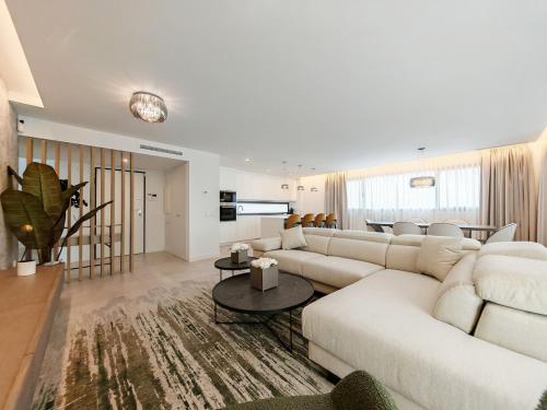 Luxury 4 Bedroom Villa with Sea Views and Private Pool in Eden Resort