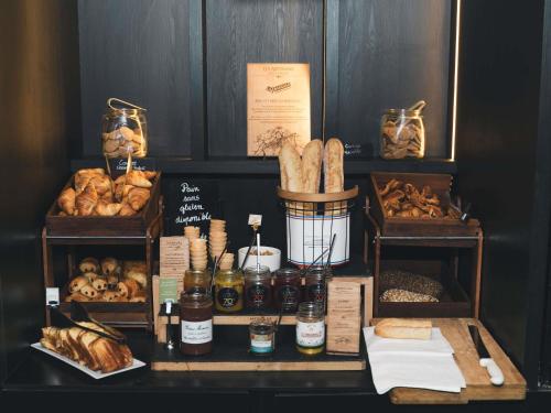 Jídlo v hotelu nebo okolí