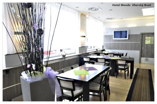 Restaurace v ubytování Hotel Monde