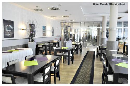 Restoran ili drugo mesto za obedovanje u objektu Hotel Monde