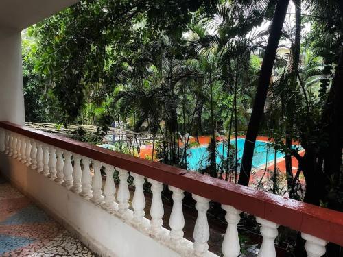 Πισίνα στο ή κοντά στο Serenity & Oceans New 1BHK Luxury Large Apt, Pool, Kitchen, 2 Balconies