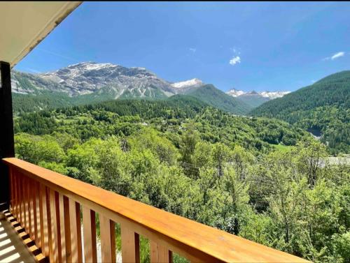 Peisaj natural din apropierea acestui apartament