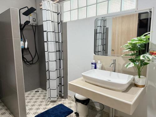 Ванная комната в Terlyn hostel & cafe