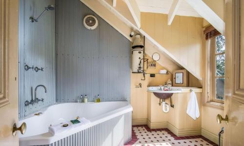 Ένα μπάνιο στο Olinda Stay