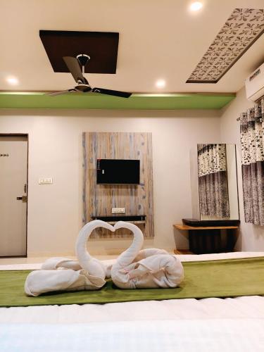 Φωτογραφία από το άλμπουμ του Hotel Indrayani σε Jāmb