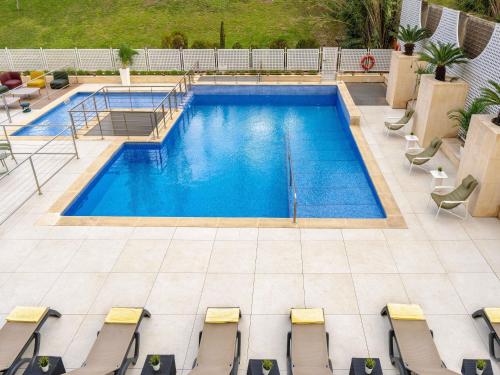 Bazén v ubytování ibis Styles Barcelona Sant Joan Despi nebo v jeho okolí