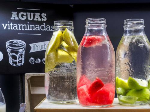 Comida en o cerca de este hotel