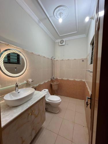 Koupelna v ubytování SereneNest