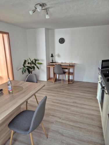 Virtuvė arba virtuvėlė apgyvendinimo įstaigoje Ferienwohnung Selb