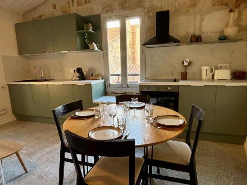 Η κουζίνα ή μικρή κουζίνα στο Vue sur le théâtre antique