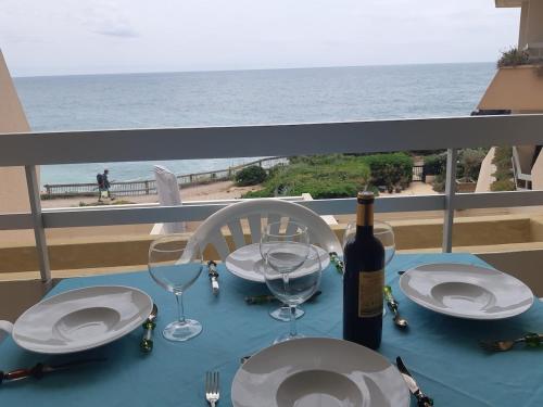 Vue mer exceptionnelle sur la corniche